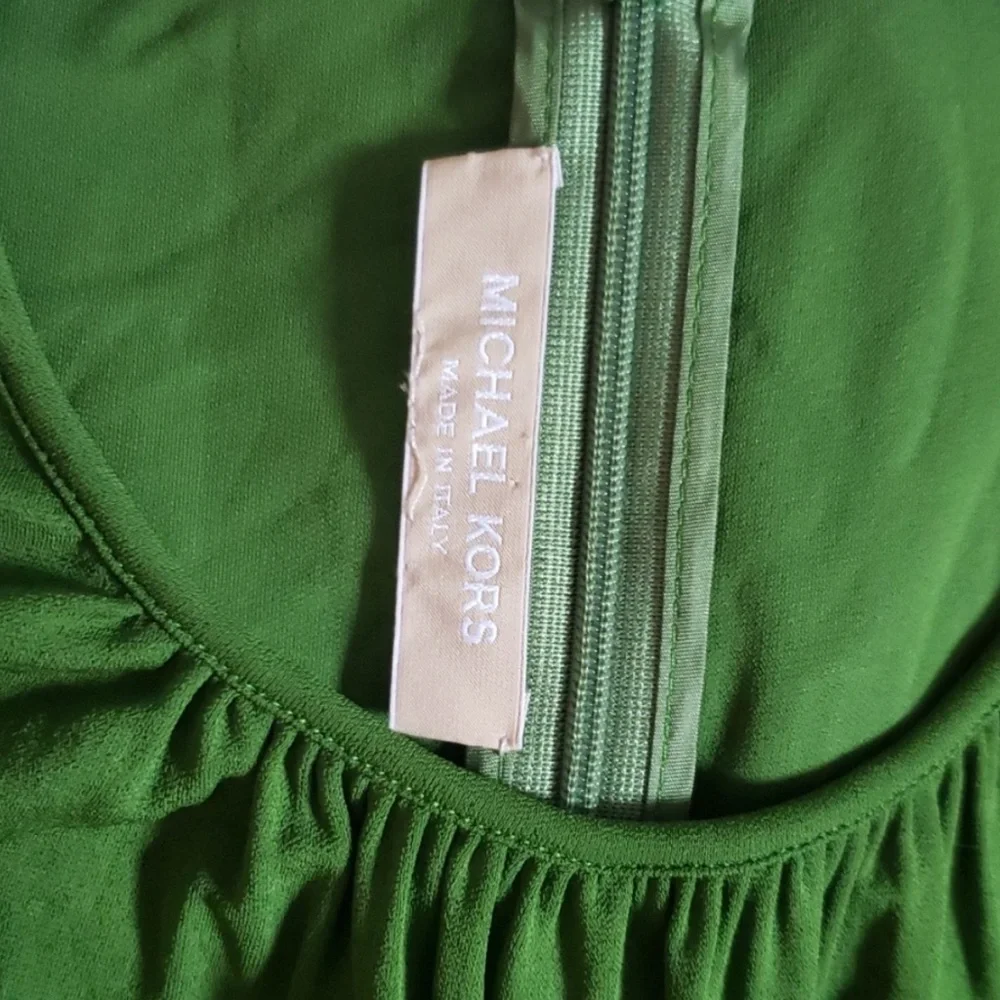 Gorgeous Silk Green Dress - Picture 6 of 6